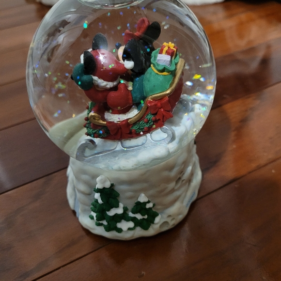Disney Snowglobe - Picture 2 of 4